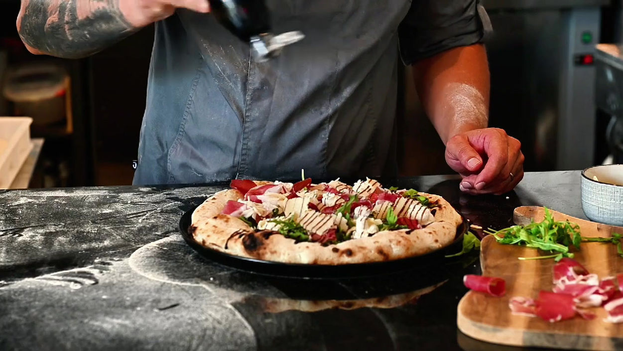 Crudo Opus Nera + Pizzeria "Con Le Mani Arese"